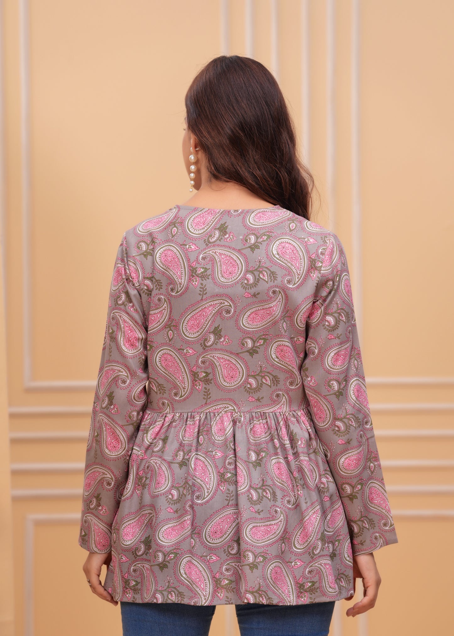 Mahira Kurti